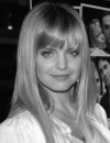 Mena Suvari